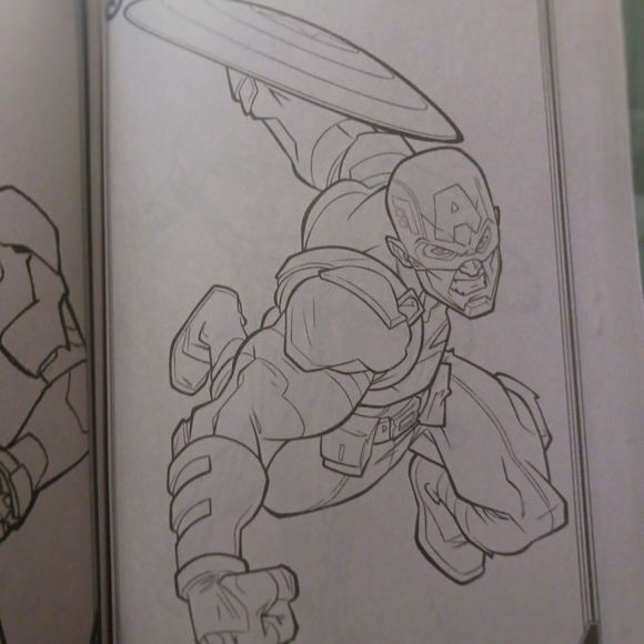 Marvel The Mighty Avengers 448 Pages  Thick Coloring book 2018 - Picture 4 of 9